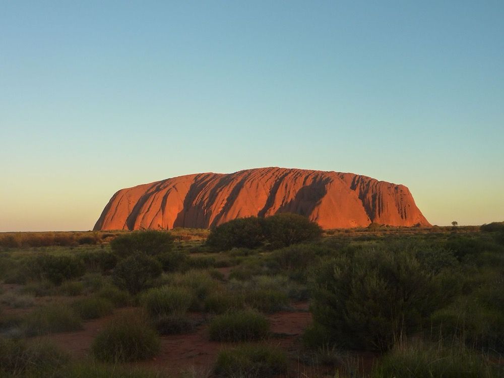 Uluru bei Sonnenuntergang im Red Centre, Northern Territory Australien